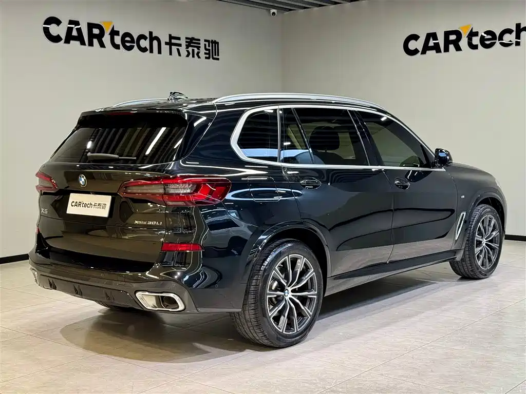 BMW X5 2022 xDrive 30Li Premium M Sport