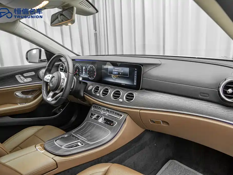 Mercedes-Benz E-Class — миниатюра 14