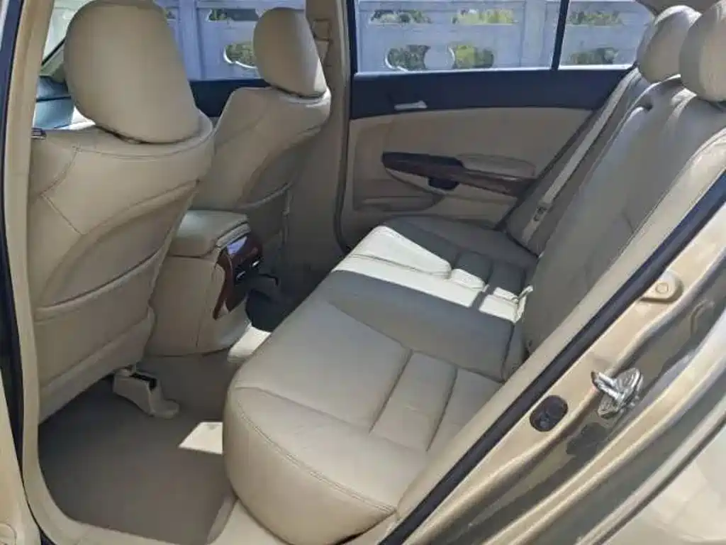 Honda Accord — миниатюра 6