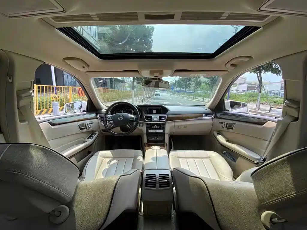 Mercedes-Benz E-Class — миниатюра 8