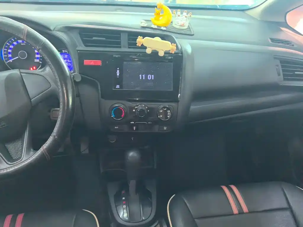 Honda Fit — миниатюра 13