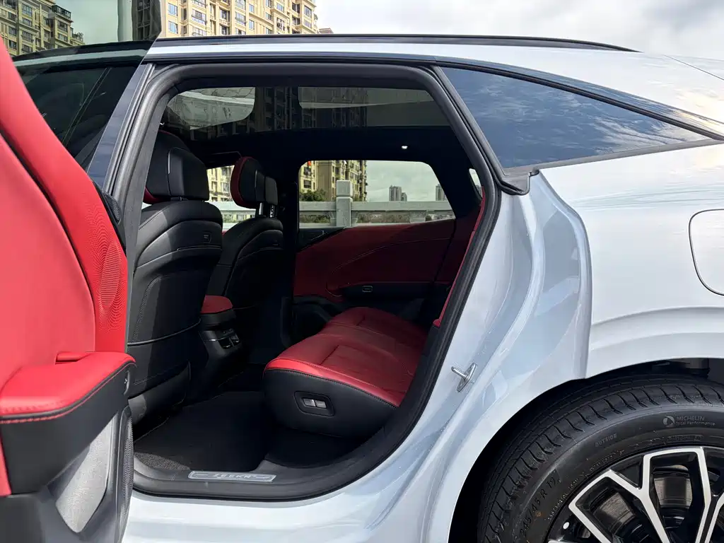 ZEEKR EXTREME KRYPTON 007GT