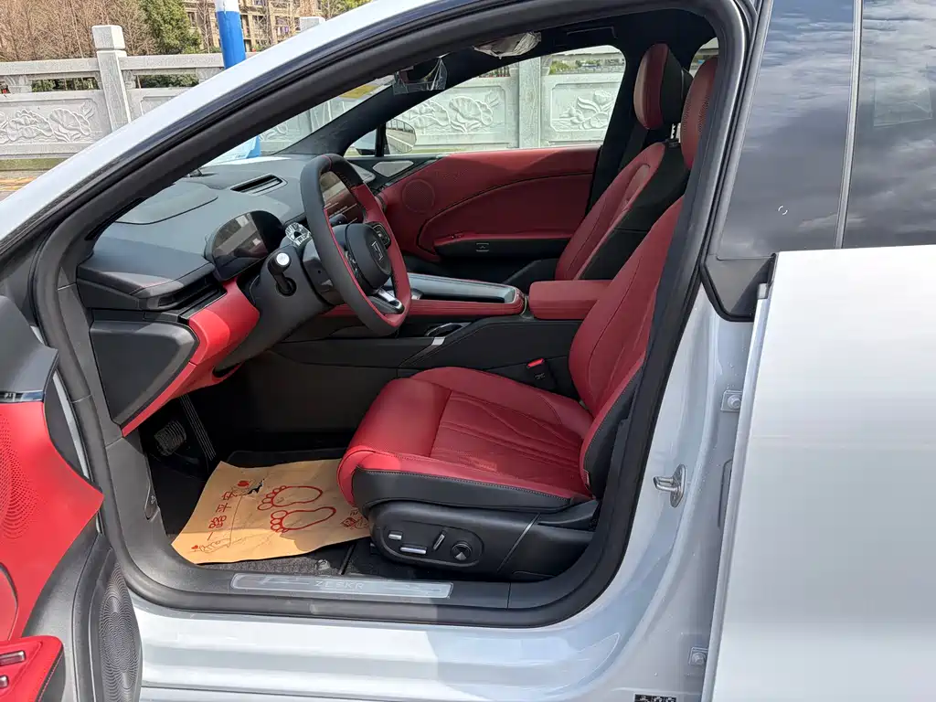 ZEEKR EXTREME KRYPTON 007GT