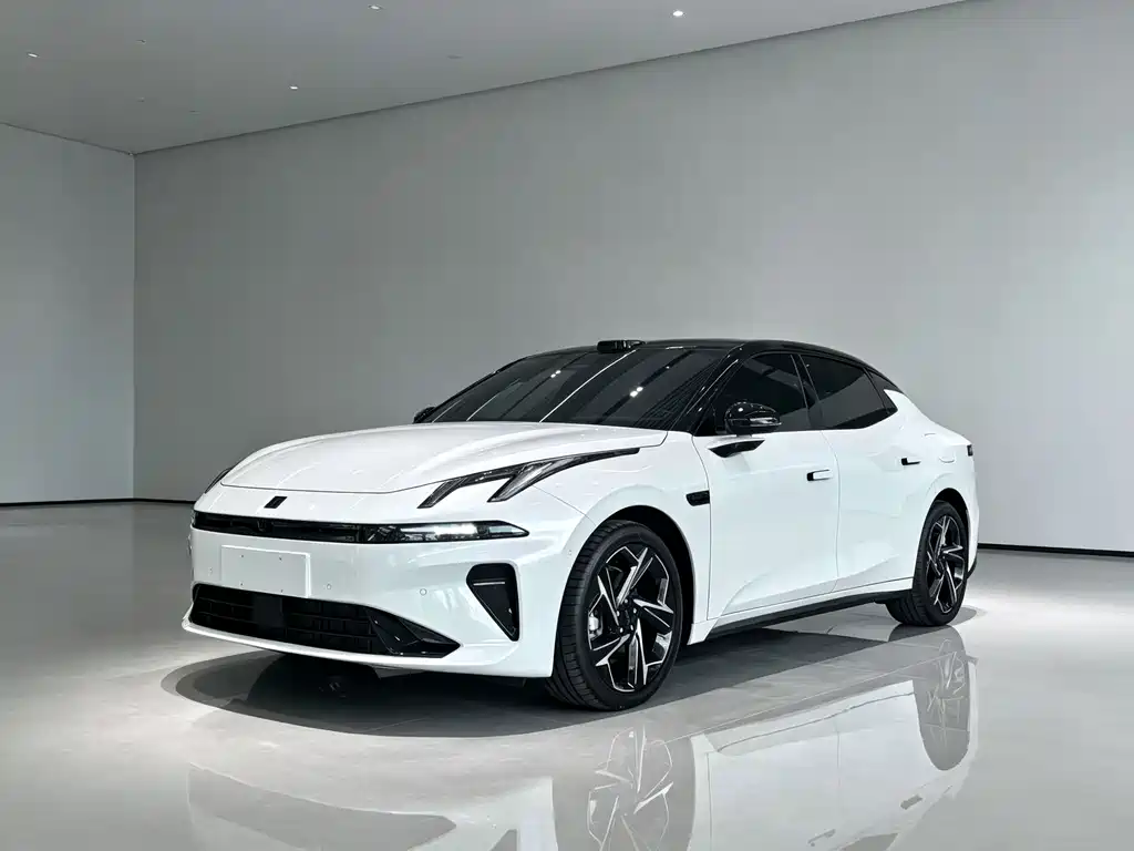 Lynk & Co 07 EM-P