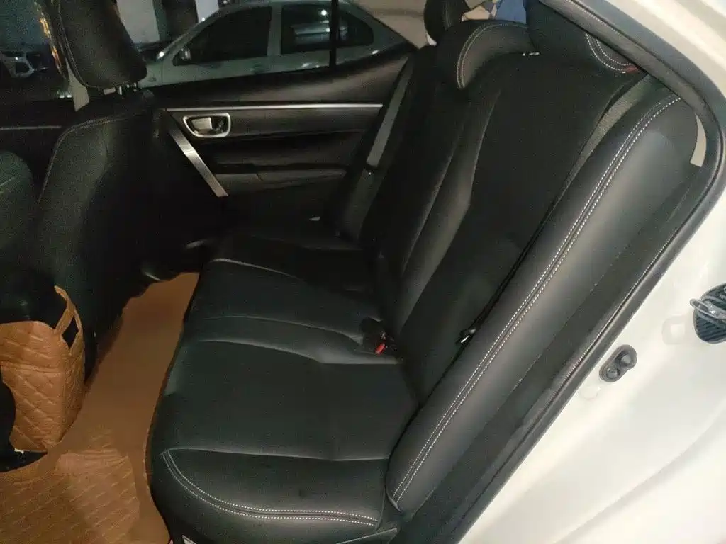 Toyota Corolla Hybrid — миниатюра 15