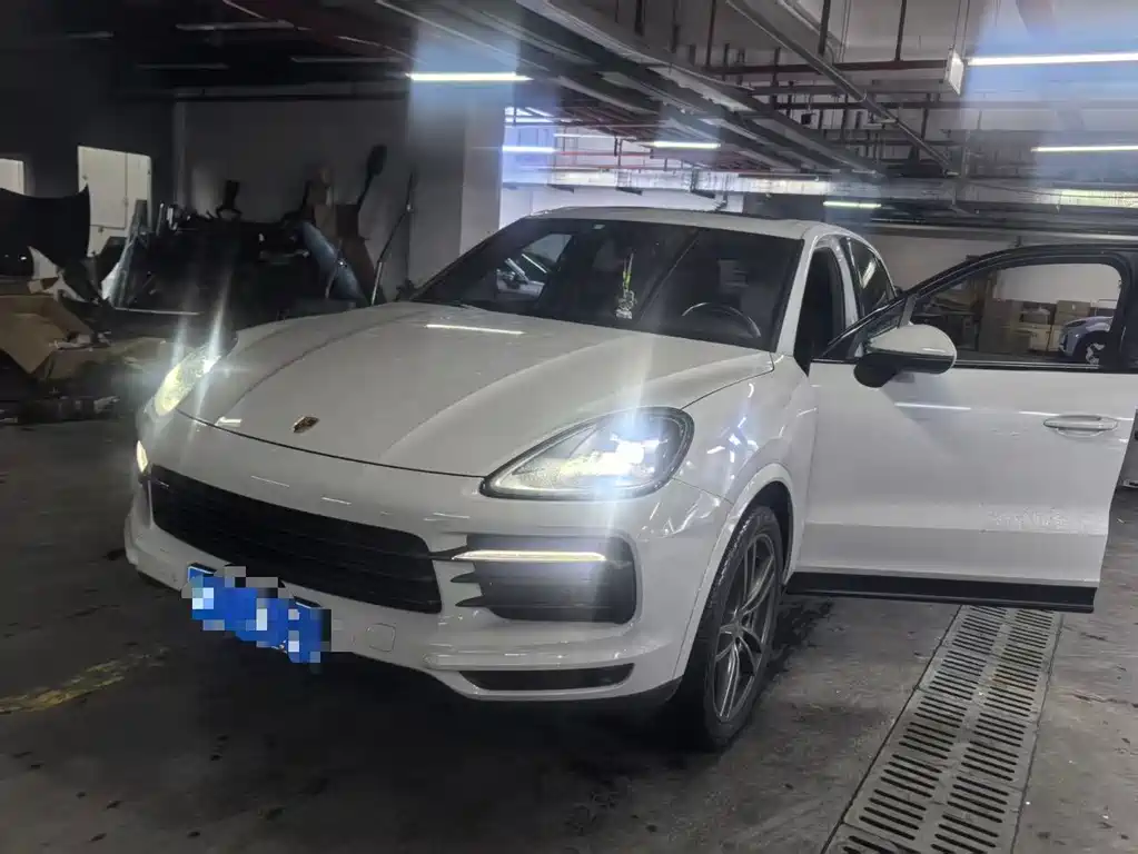 Porsche Cayenne 2021