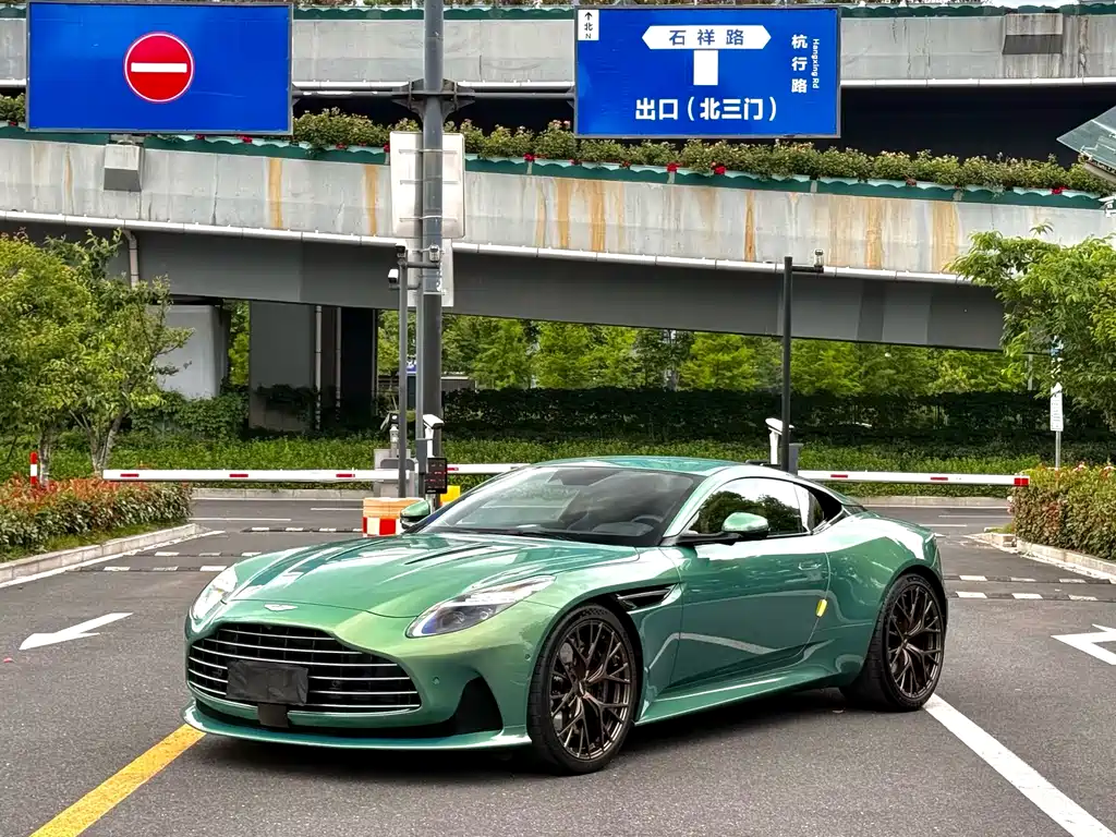 Aston Martin DB12 2023 4.0T V8 Coupe