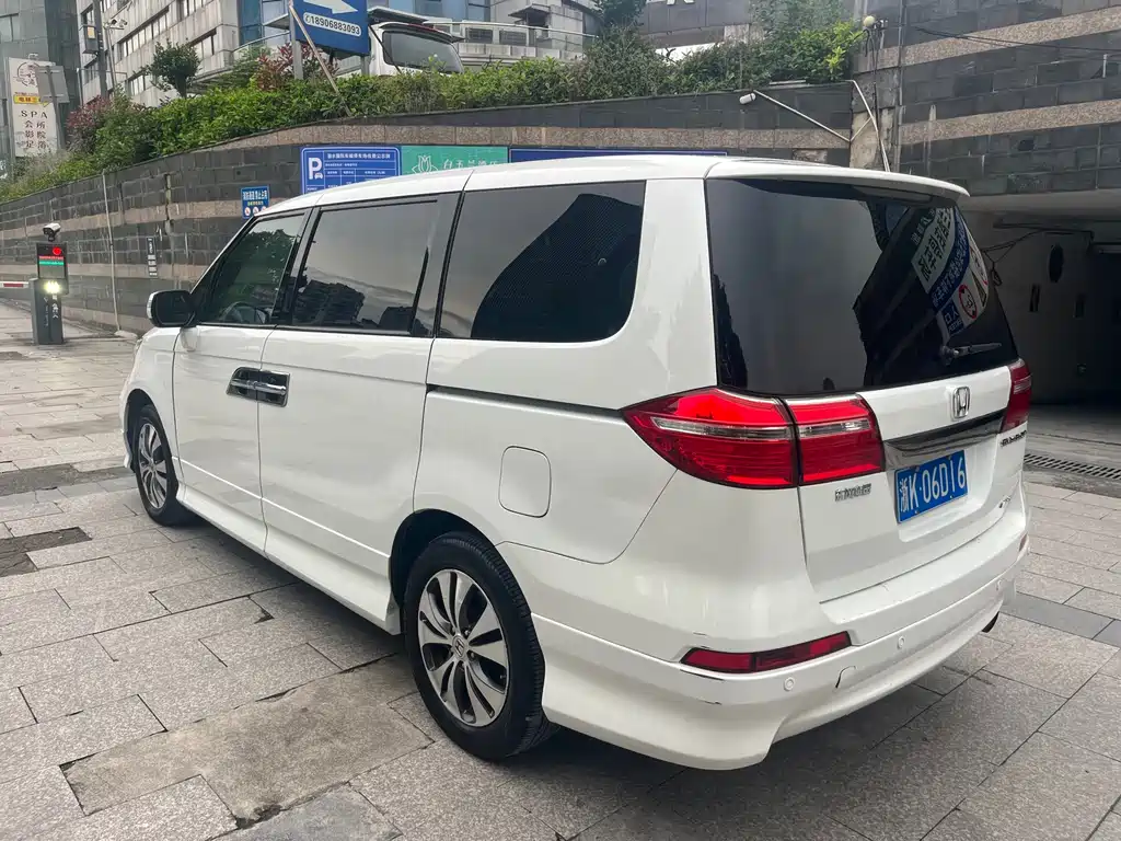 Honda Elysion 2015 2.4L VTi-S Luxury