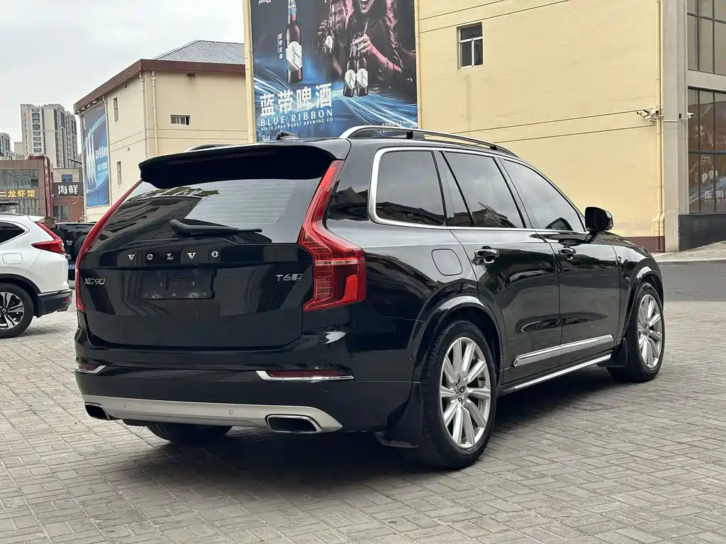 Volvo XC90 — миниатюра 9