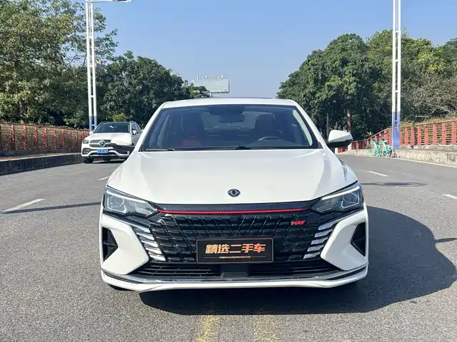 DONGFENG YI HYUN MAX