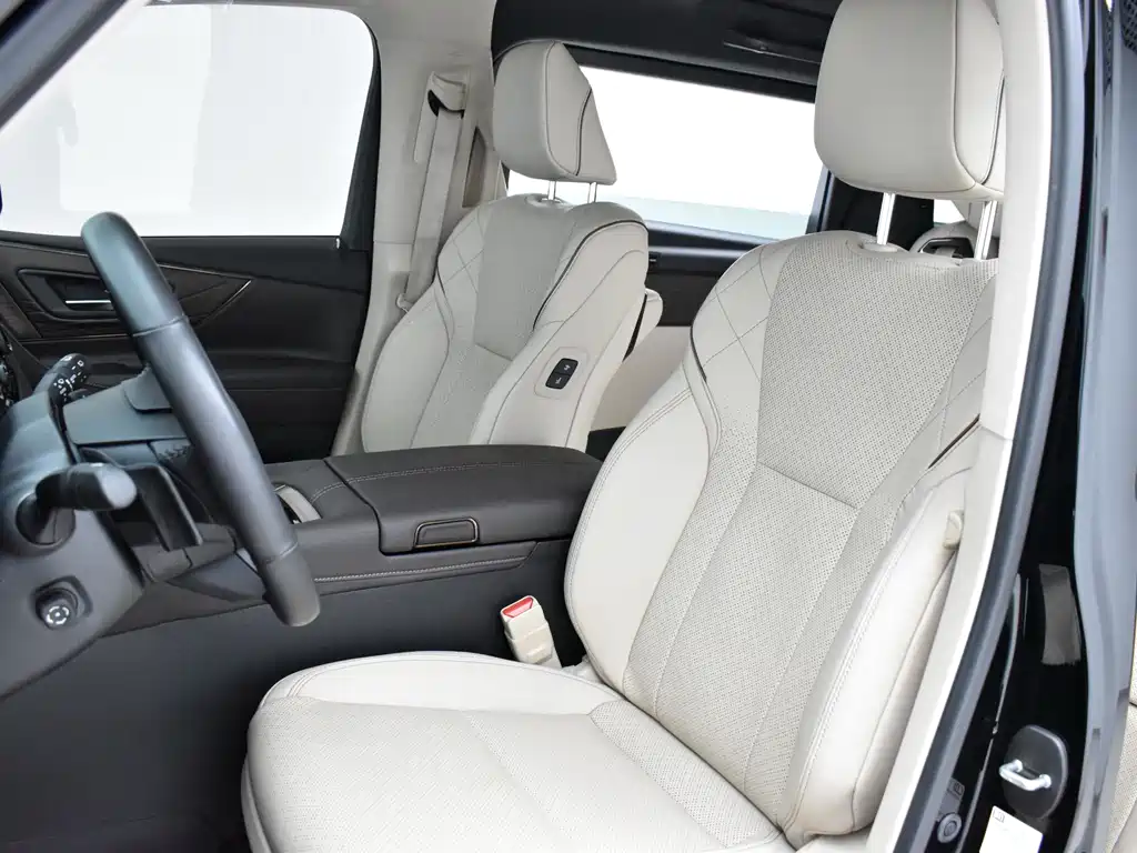 Toyota Alphard — миниатюра 14