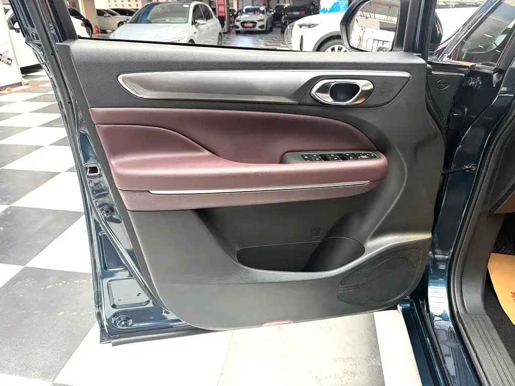 GAC Motor Trumpchi M6 — миниатюра 5