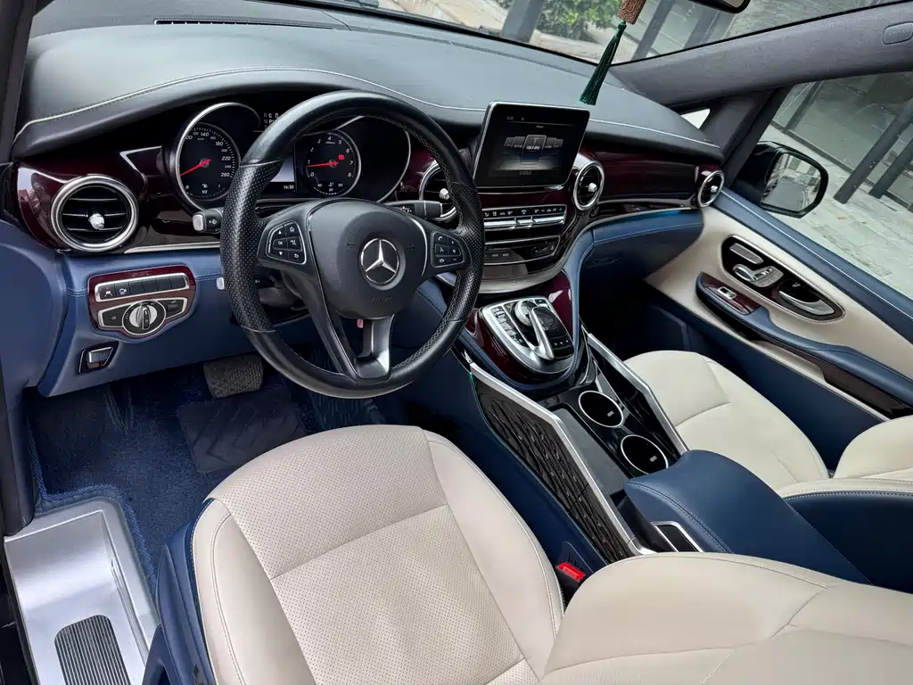 MERCEDES-BENZ V CLASS