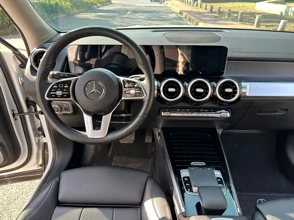 Mercedes-Benz GLB — миниатюра 7