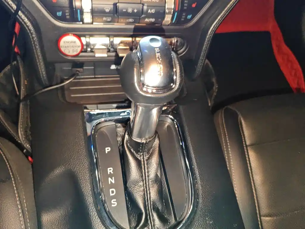 Ford Mustang — миниатюра 10
