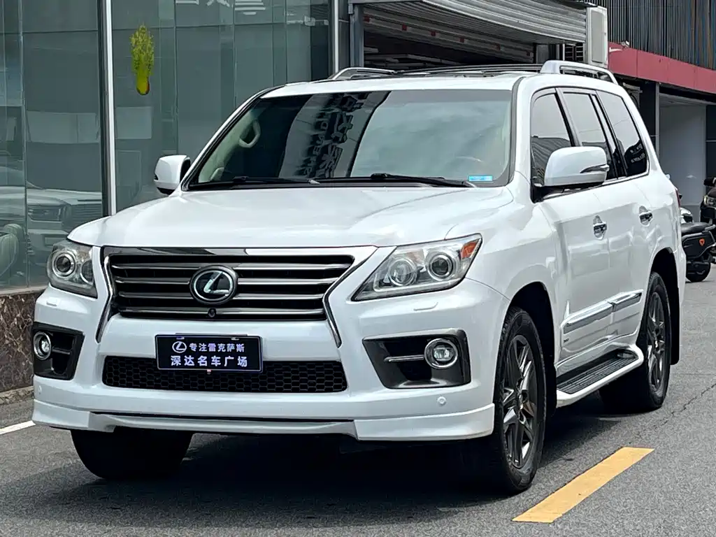 Lexus LX 2015