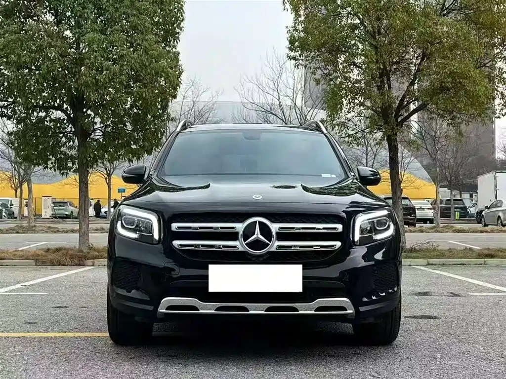 MERCEDES-BENZ GLB