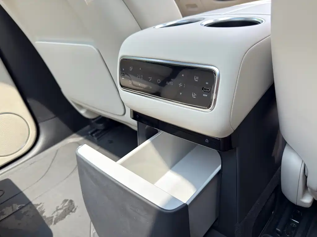 Li Auto Li L9 — миниатюра 18