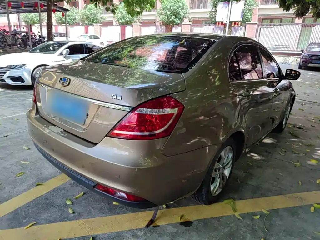 Geely Emgrand — миниатюра 7
