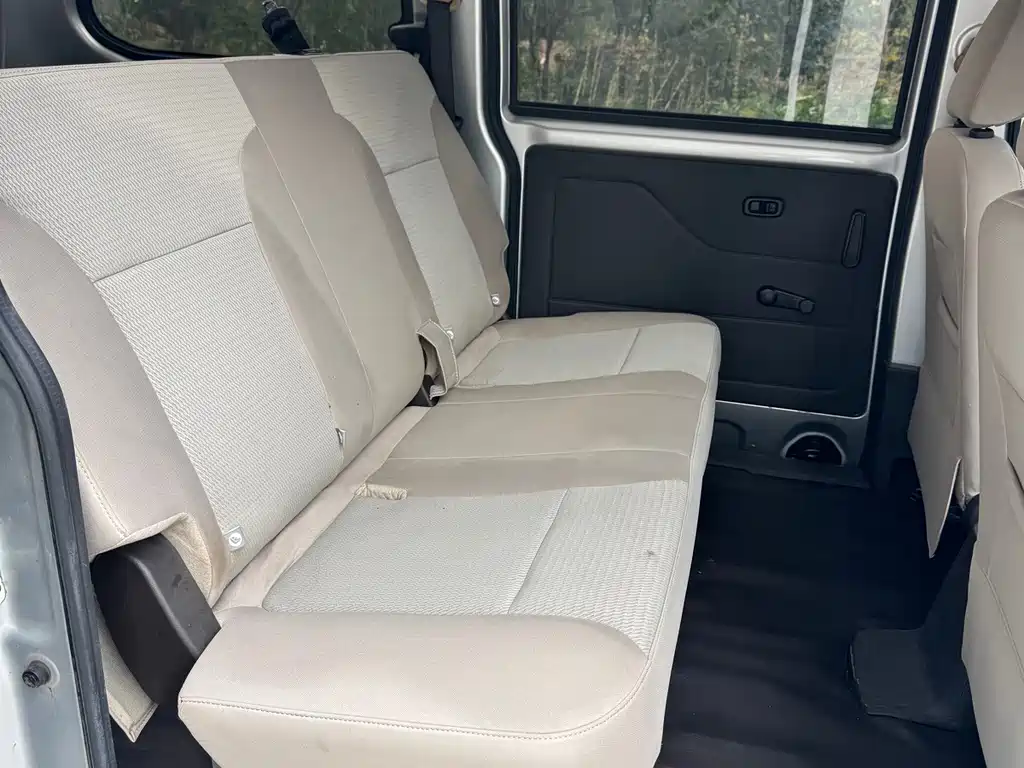 Wuling Hongguang V — миниатюра 9