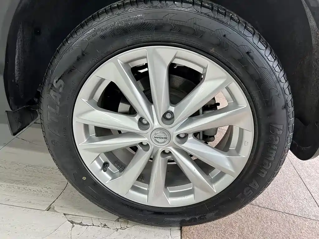 Nissan Qashqai — миниатюра 17