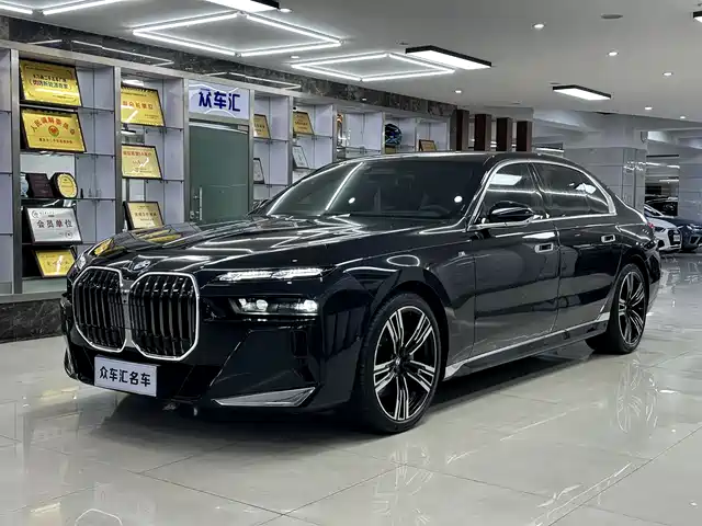 BMW 7 SERIES