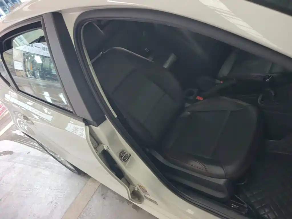Volkswagen Polo — миниатюра 25