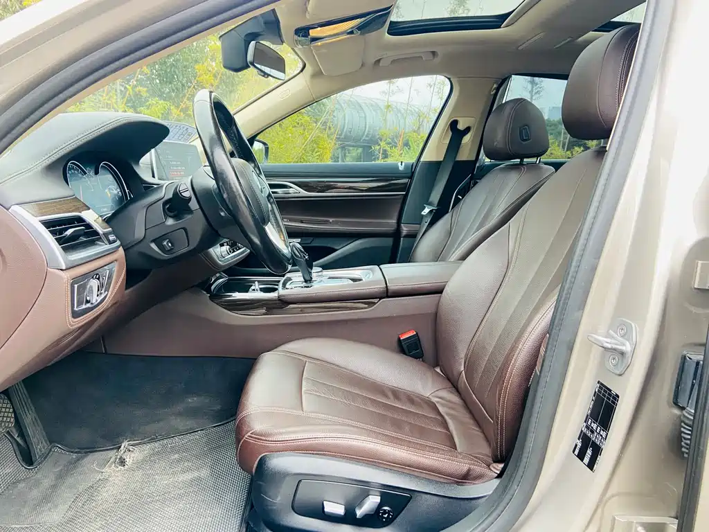BMW 7 SERIES