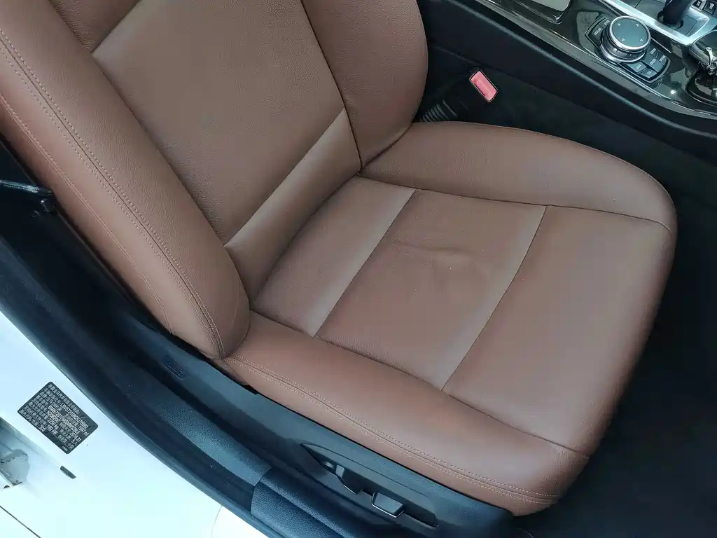 BMW 5 Series — миниатюра 14