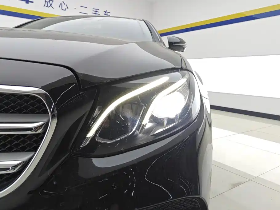 Mercedes-Benz E-Class — миниатюра 5