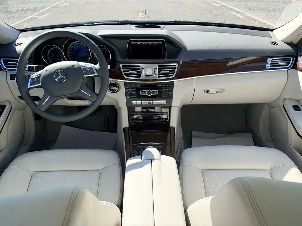 Mercedes-Benz E-Class — миниатюра 13