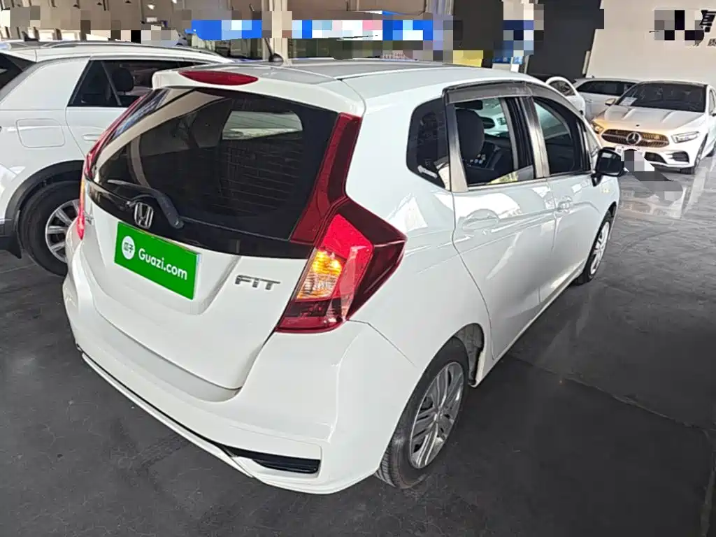 Honda Fit — миниатюра 7