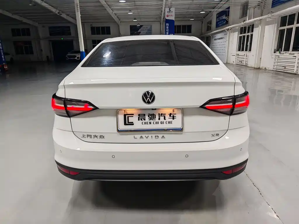 Volkswagen Lavida — миниатюра 5