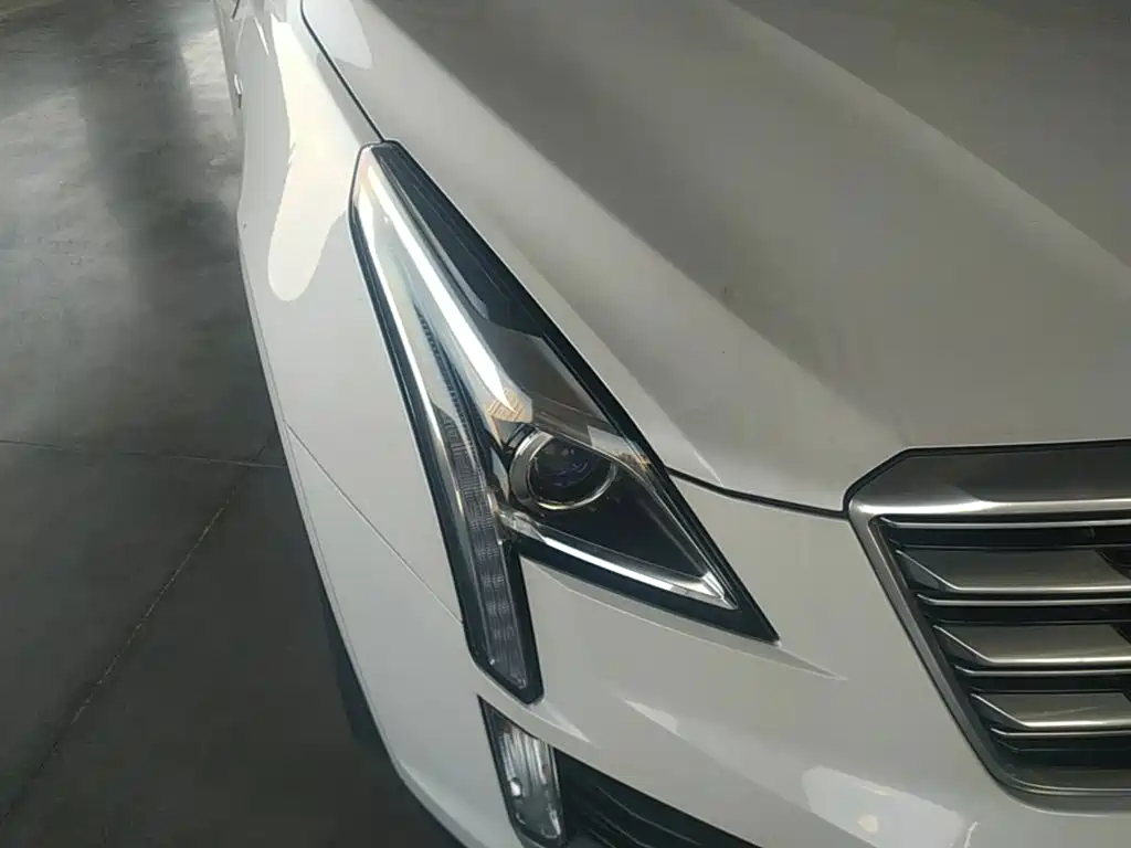 Cadillac XT5 — миниатюра 8