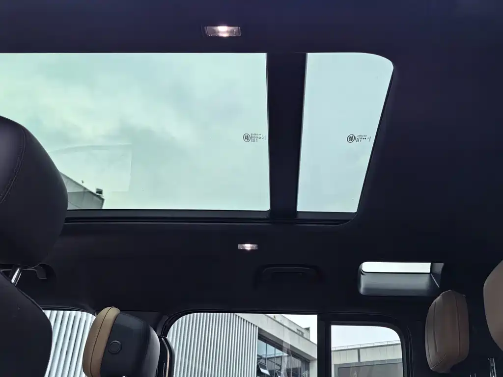 Land Rover Defender — миниатюра 18