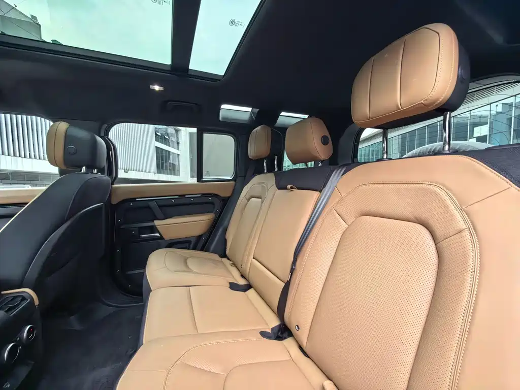 Land Rover Defender — миниатюра 19