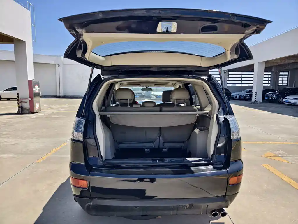Mitsubishi Outlander (Import) — миниатюра 11