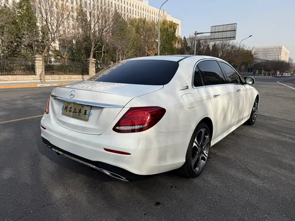 MERCEDES-BENZ E CLASS