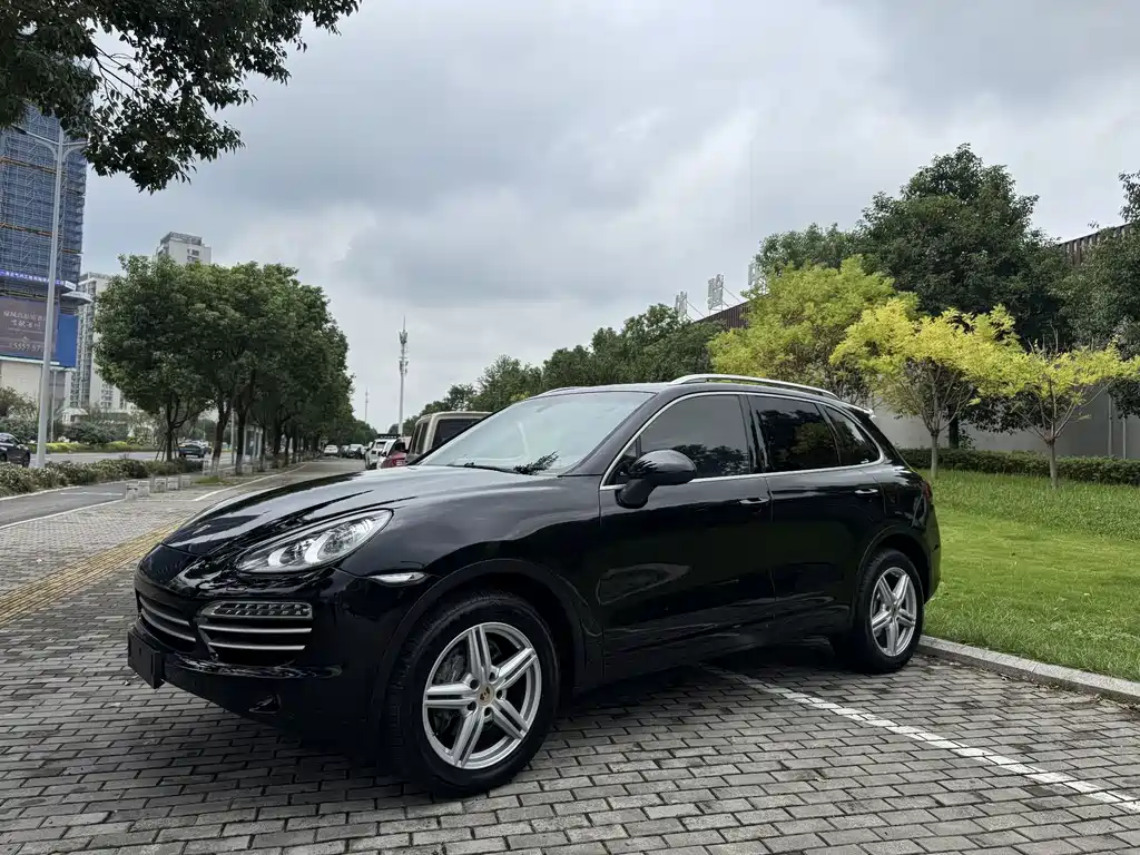 Porsche Cayenne — миниатюра 3