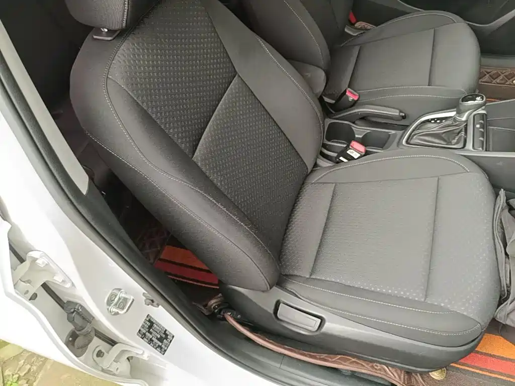 Hyundai Elantra — миниатюра 25