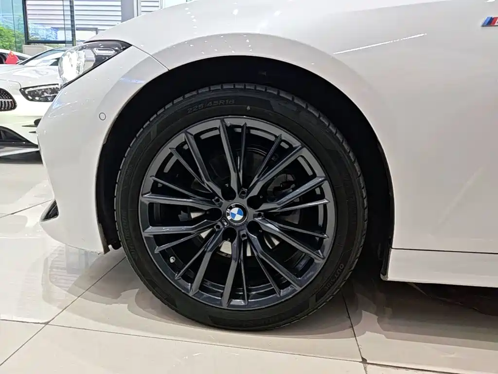 BMW 3 Series — миниатюра 23