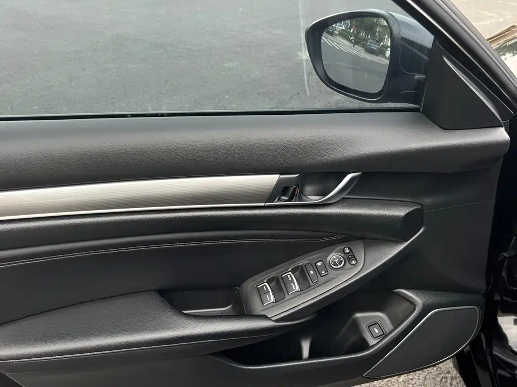 Honda Accord — миниатюра 8