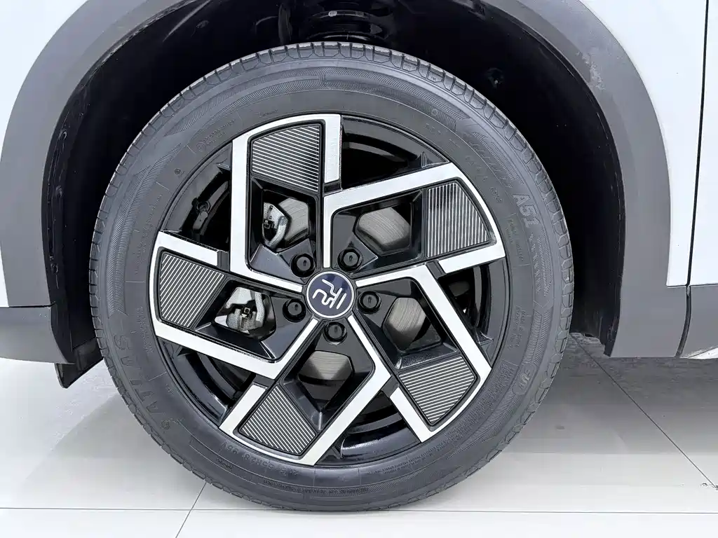 BYD Yuan Plus — миниатюра 17