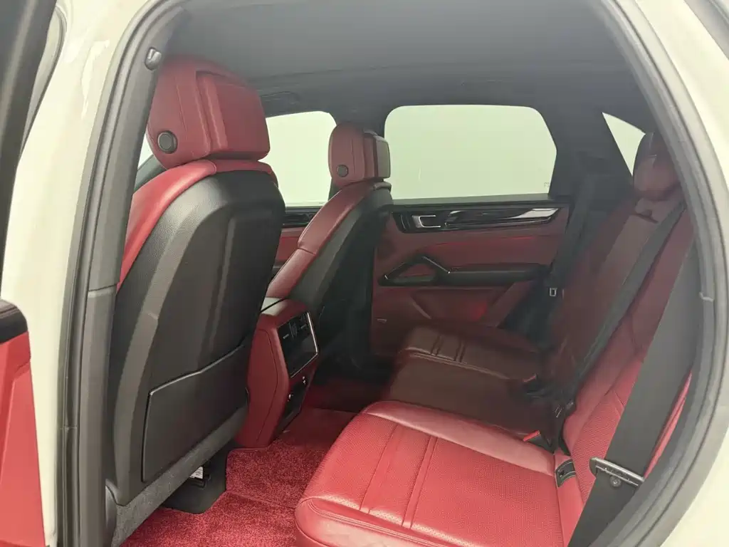 Porsche Cayenne — миниатюра 12