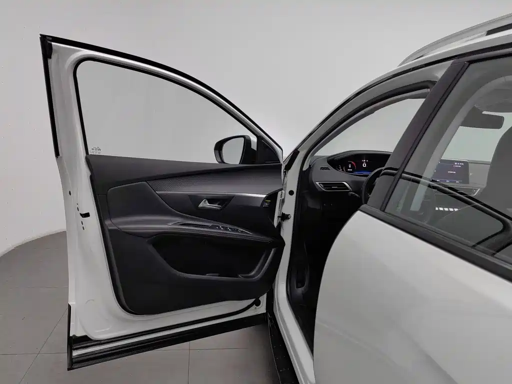 Peugeot 4008 — миниатюра 8
