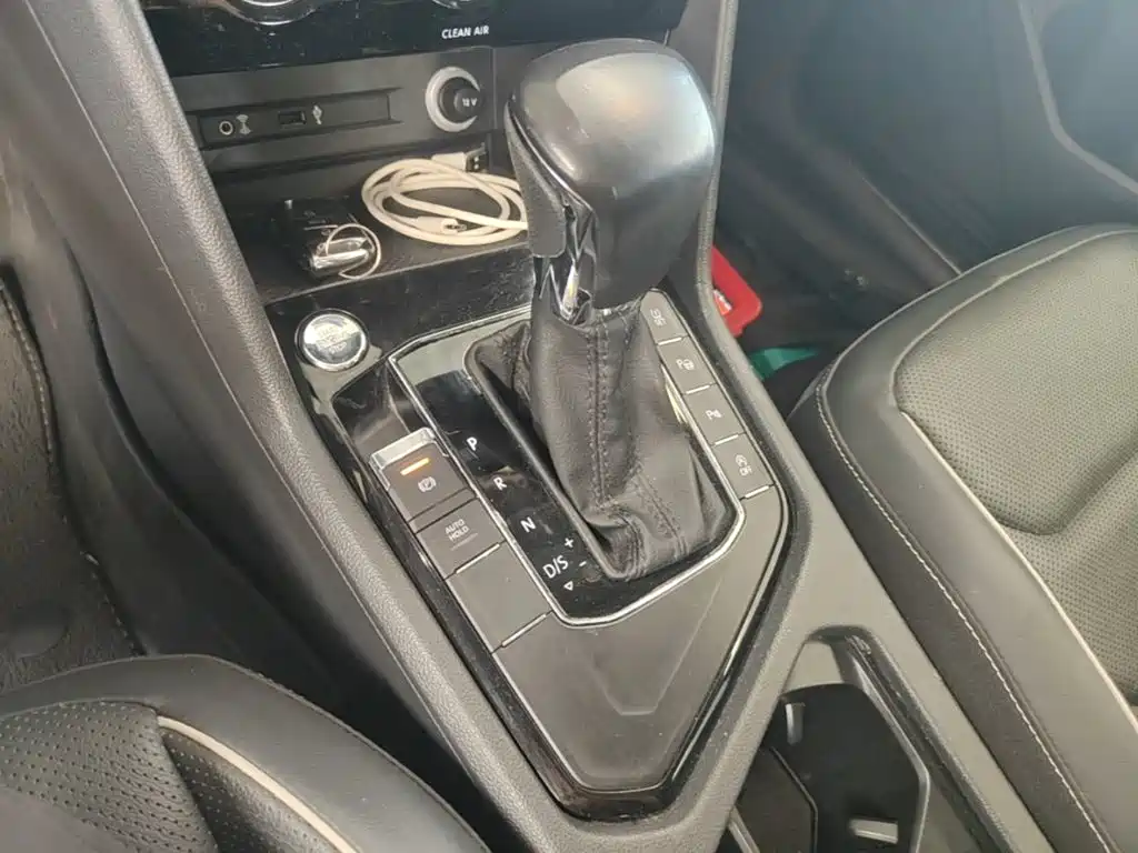 Volkswagen Tiguan L — миниатюра 14