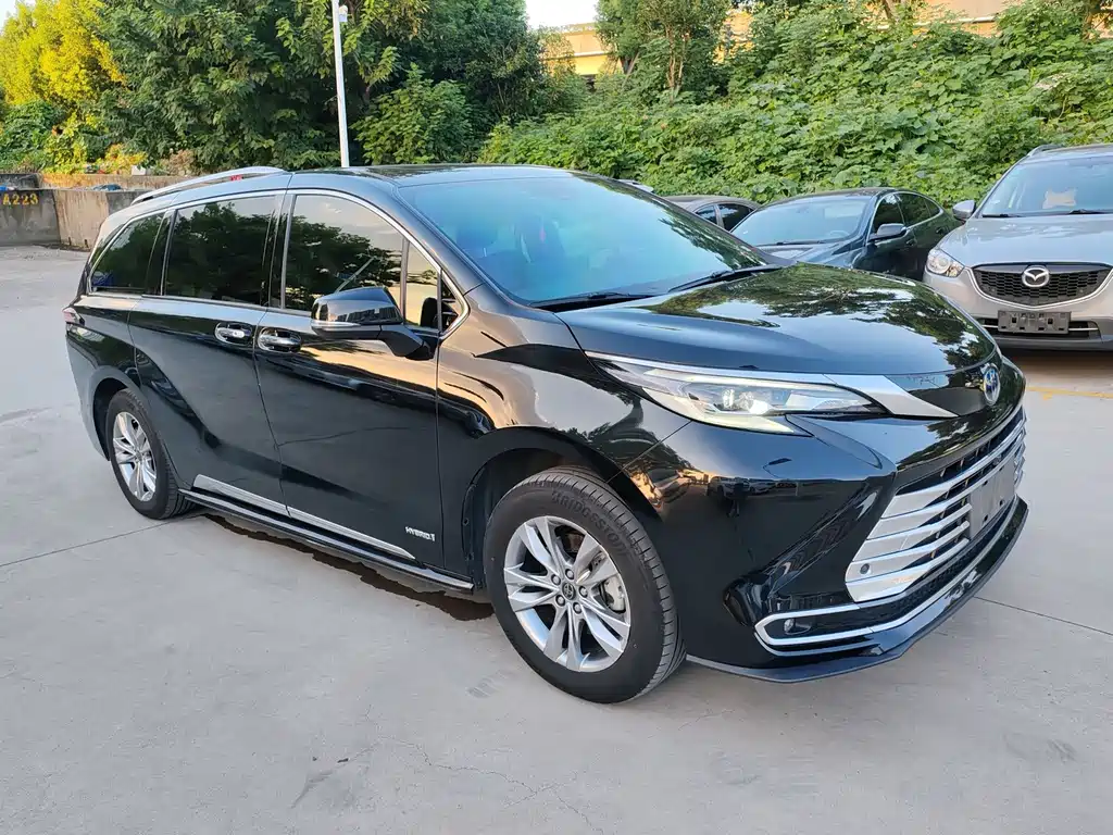 Toyota Sienna — миниатюра 3