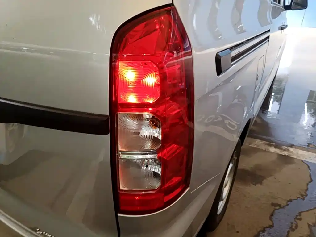 Wuling Hongguang V — миниатюра 8