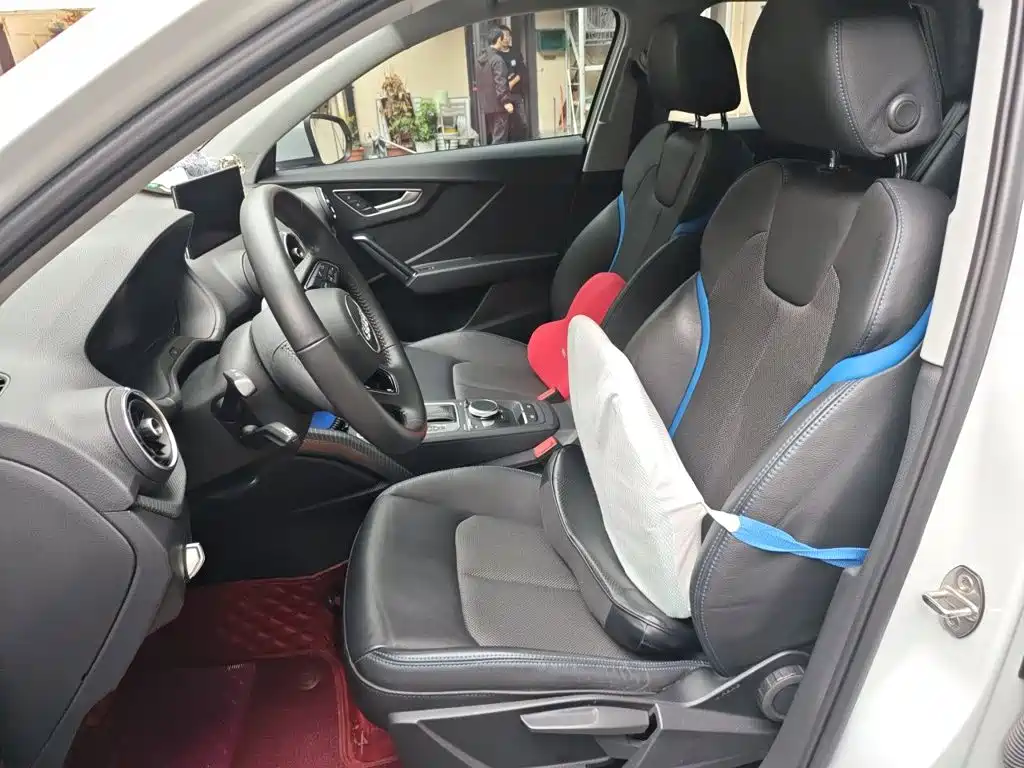 Audi Q2L e-tron — миниатюра 16