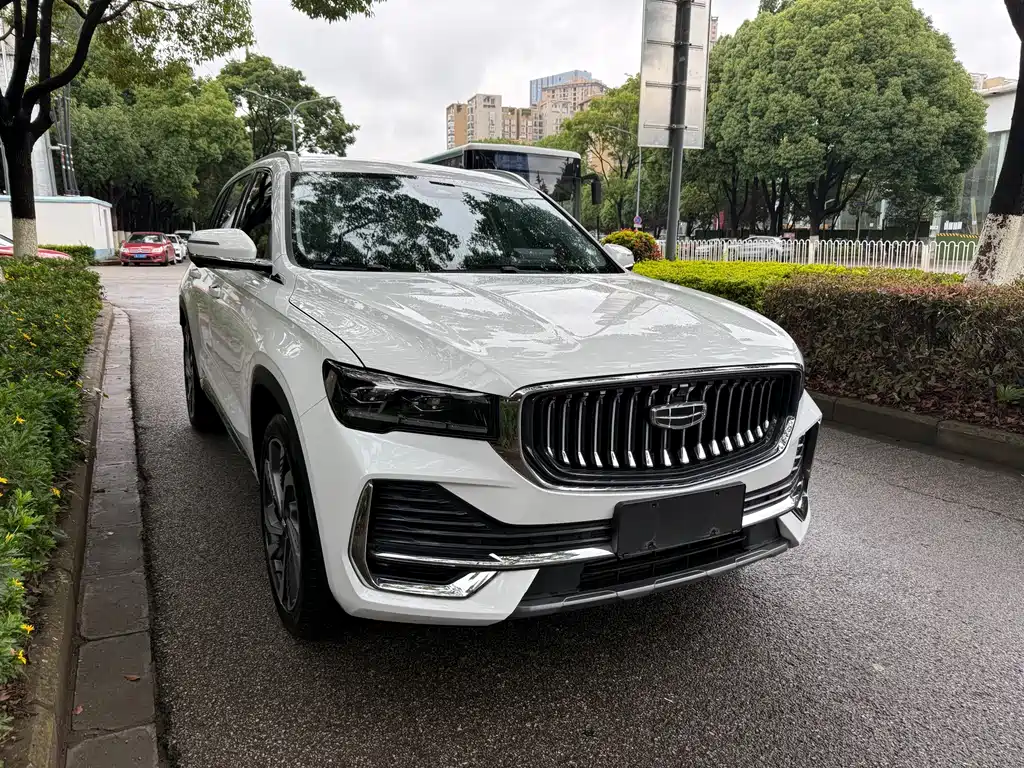 Geely Xingyue L — миниатюра 2